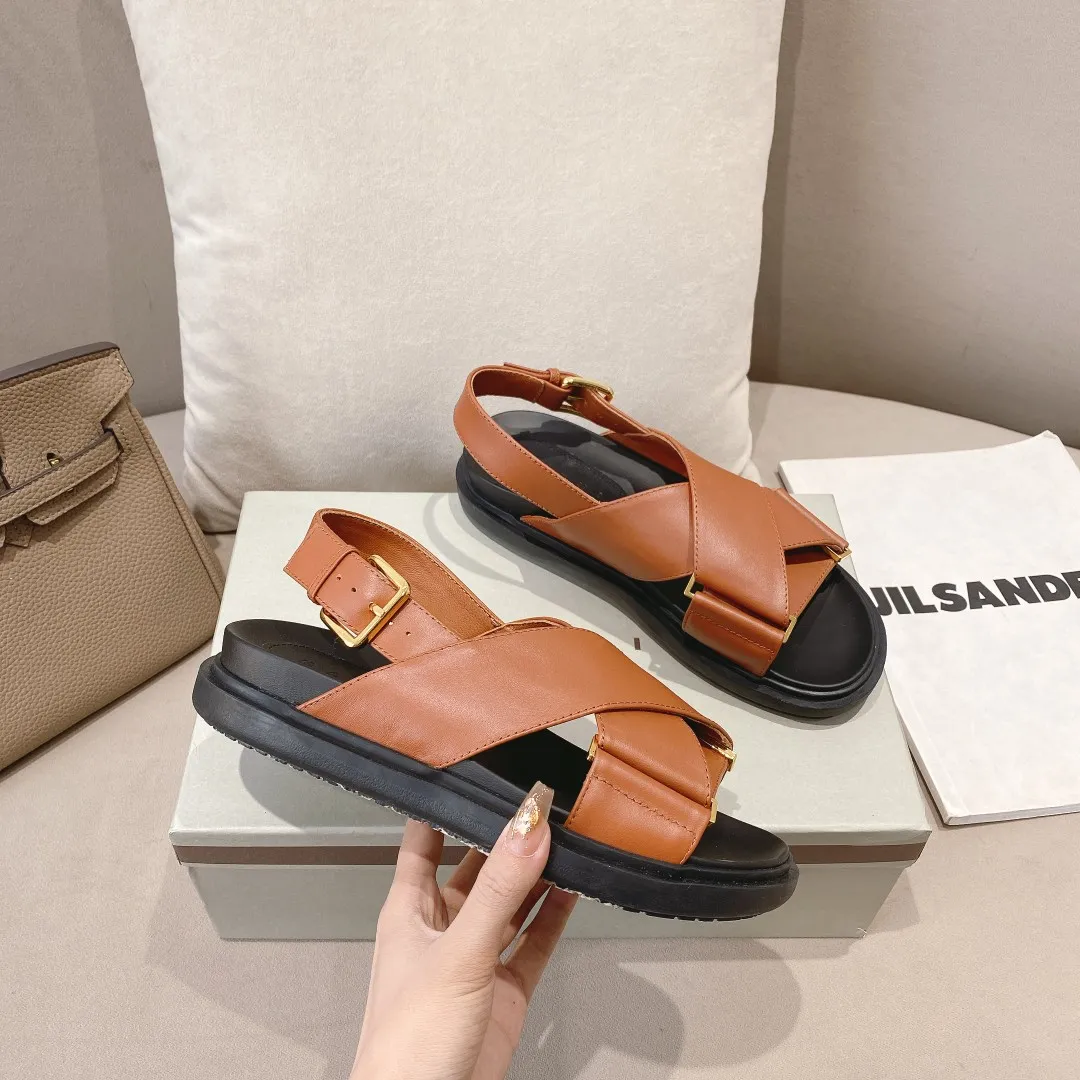 👟👟Ex-factory price 440👟👟 Marni Mani, popular online celebrity style, Taobao, popular single style in physical stores! Thick-soled, elevated classic cross-strap, color-blocked flat-soled cowhide open-toe European and American style women's sandals. Fabric: Cowhide Lining: Sheepskin Outsole: Rubber Button: Gold Size: 35-40